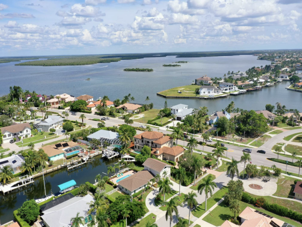 Canal Front 4 Bedroom Vacation Home Sleeps 10 Marco Island
